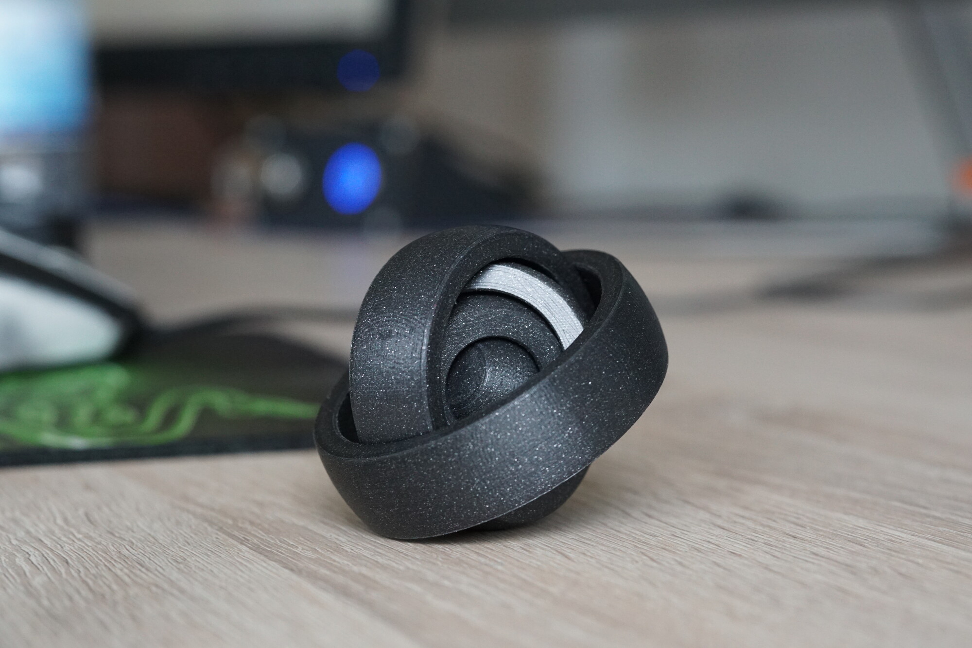 Rotating rings toy