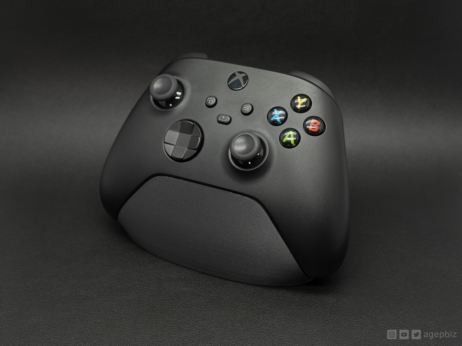 Minimalistic Xbox Controller Stand