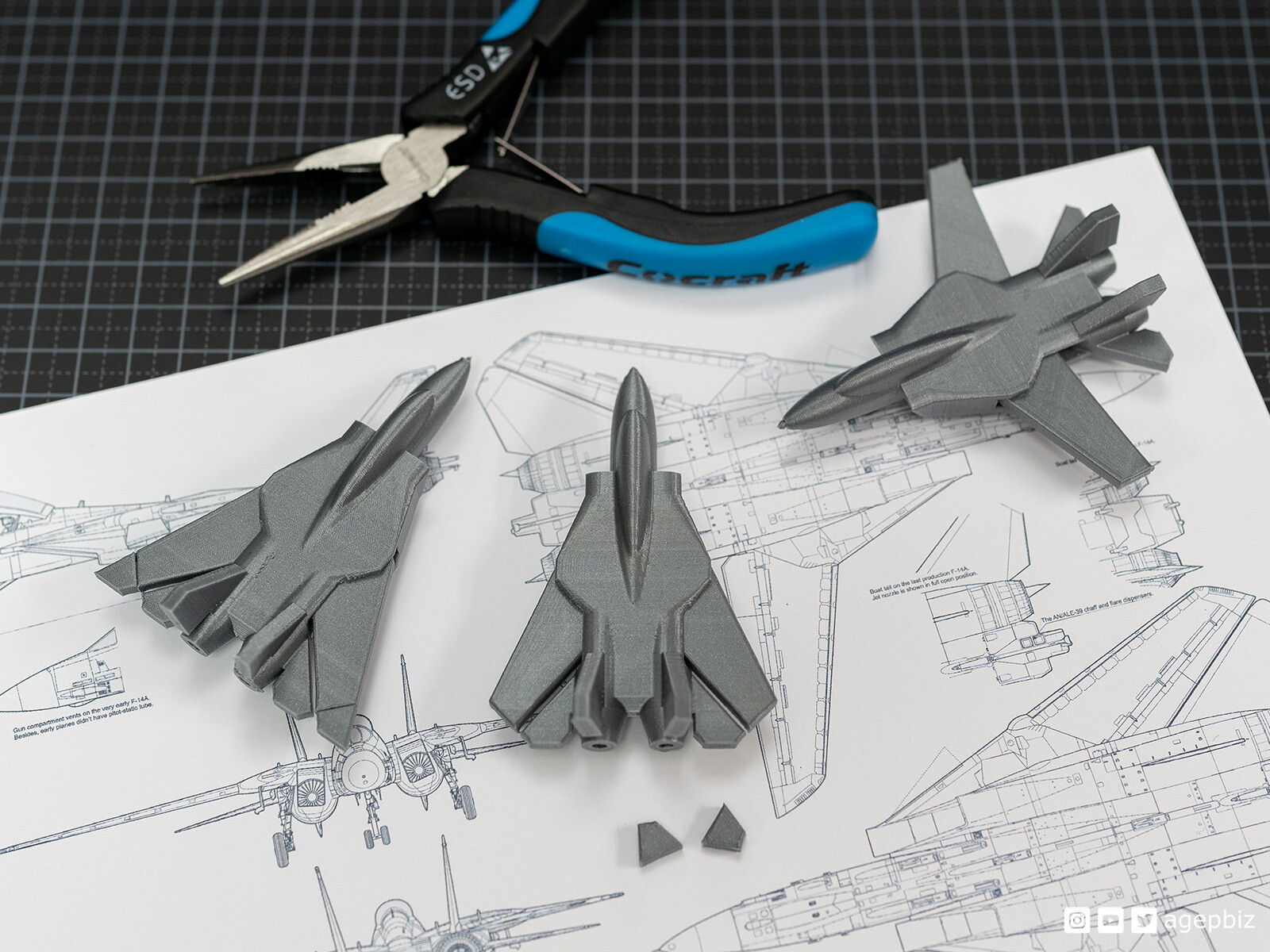 Print-in-place and articulated F14 Jet Fighter with Improved Wingdesign